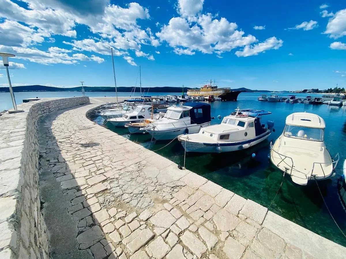 Pansion Restoran Pikolo 0*, Sveti Filip i Jakov Kroatien