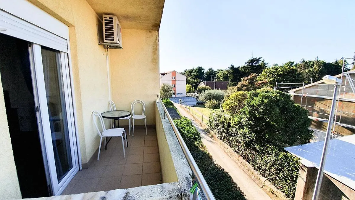 Pansion Restoran Pikolo 0*, Sveti Filip i Jakov